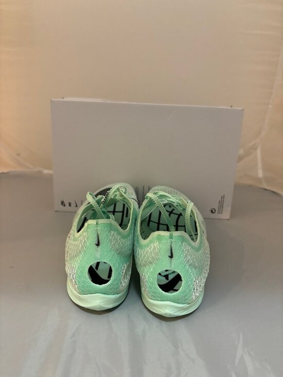 Athletic_Shoes